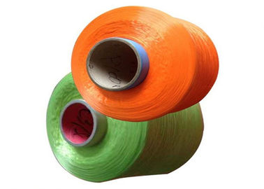 중국 염색한 폴리프로필렌 끌기는 꿰매는 실을 위한 털실 양탄자 털실 100D를 무늬를 짜넣었습니다 협력 업체